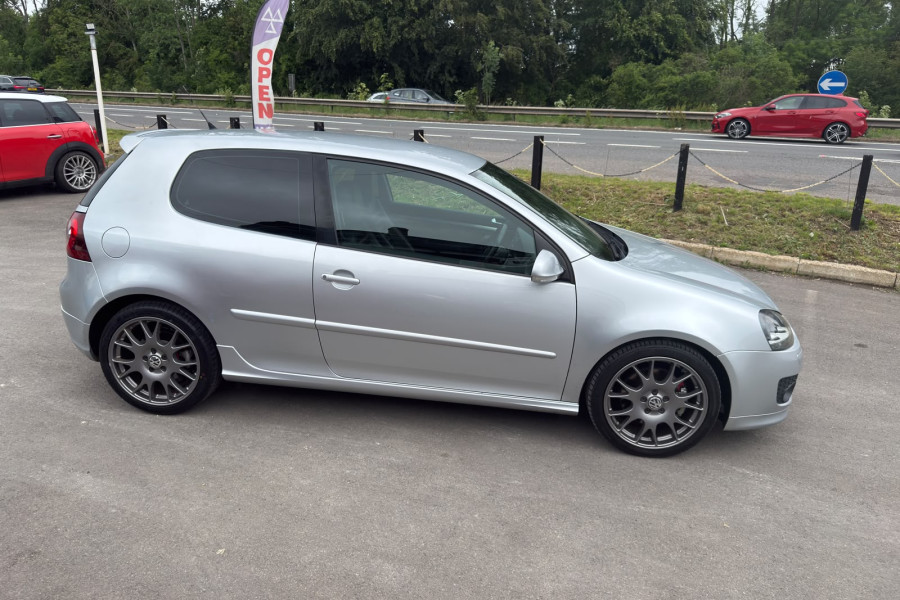 Volkswagen Golf GTI 