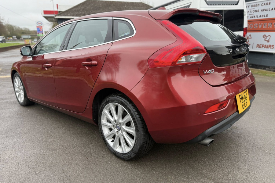 Volvo V40 
