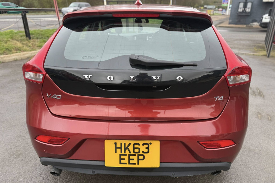 Volvo V40 