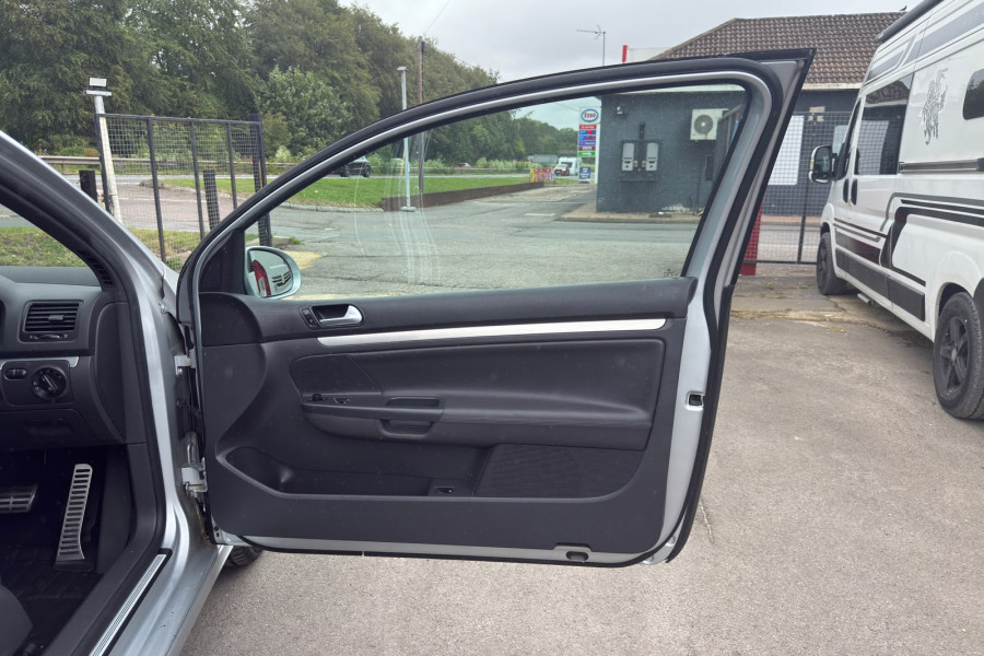 Volkswagen Golf GTI 
