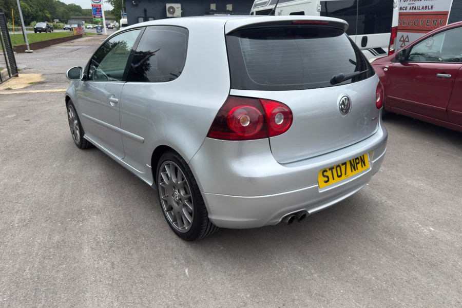 Volkswagen Golf GTI 