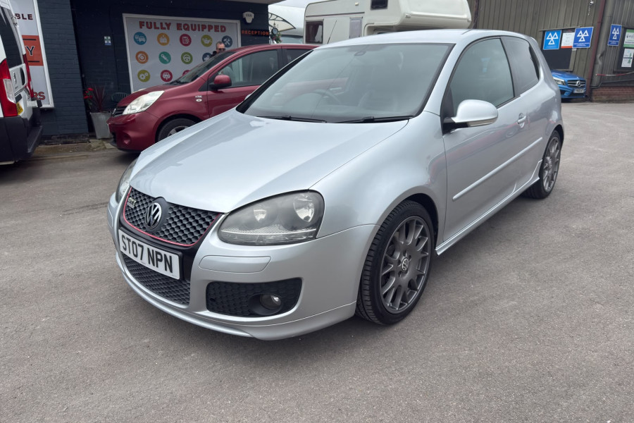 Volkswagen Golf GTI 